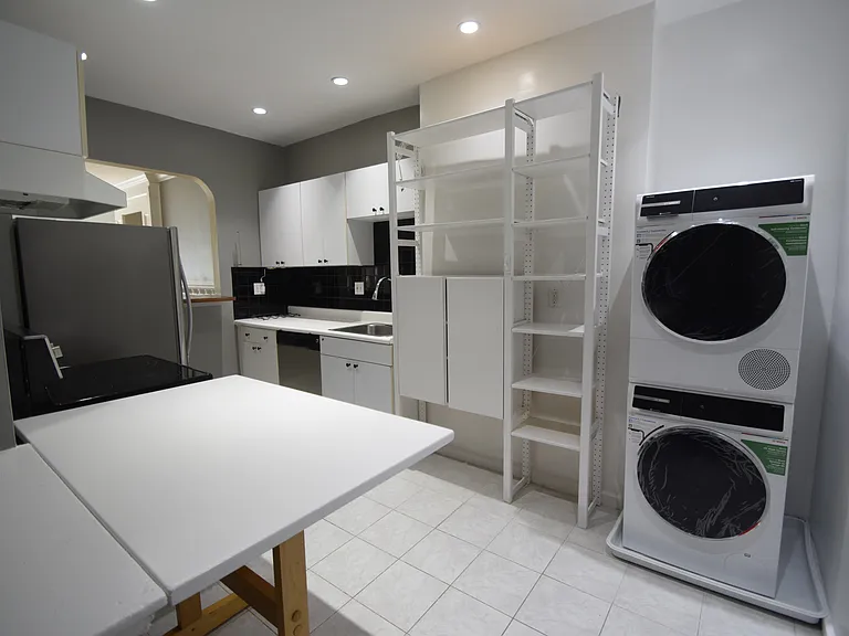 1402 Beacon St #3 — Photo 9