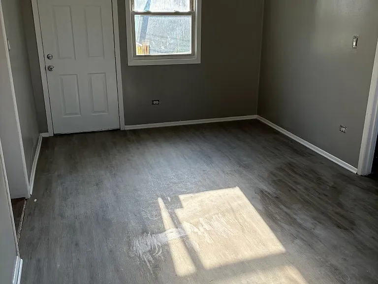 8542 S Lowe Ave #3 — Photo 1