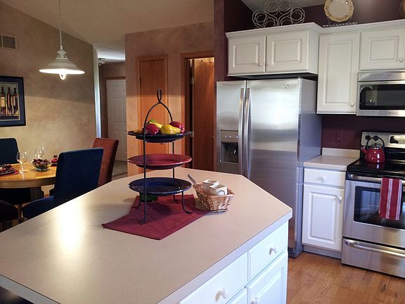 Kitchen with center island