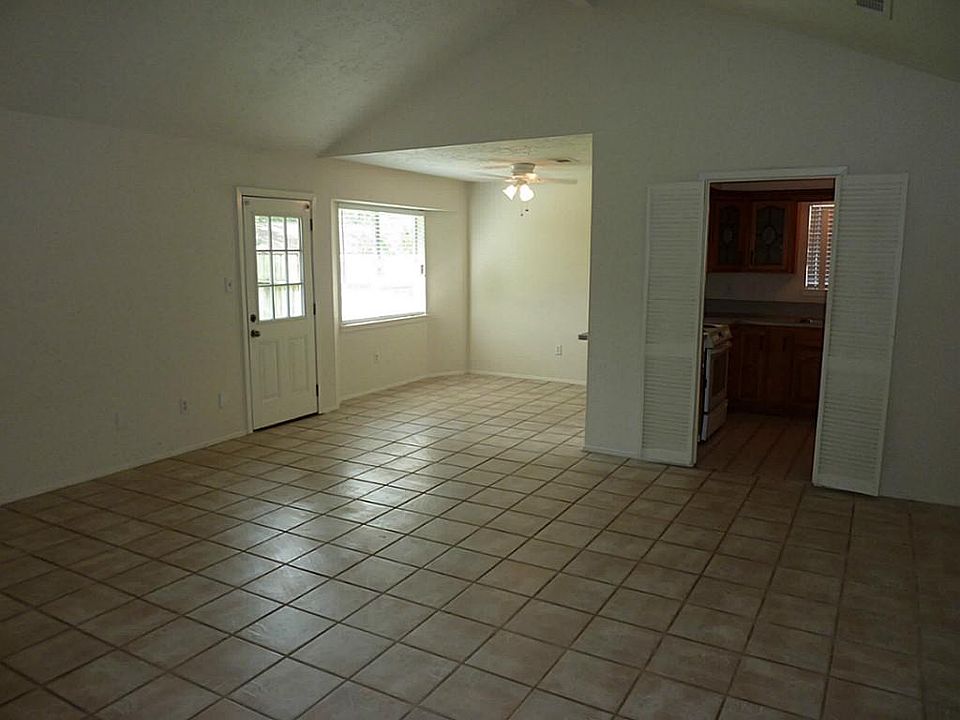 Living room - tile flooring