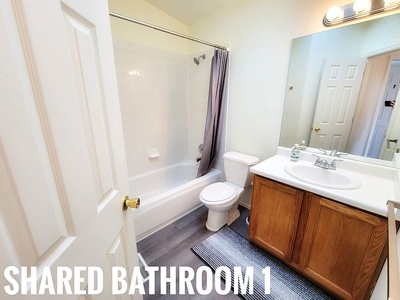 4th image of 3620 Richmond Dr #B