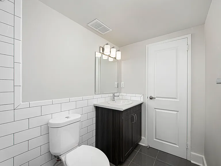 79 Thorncliffe Park Dr — Photo 10