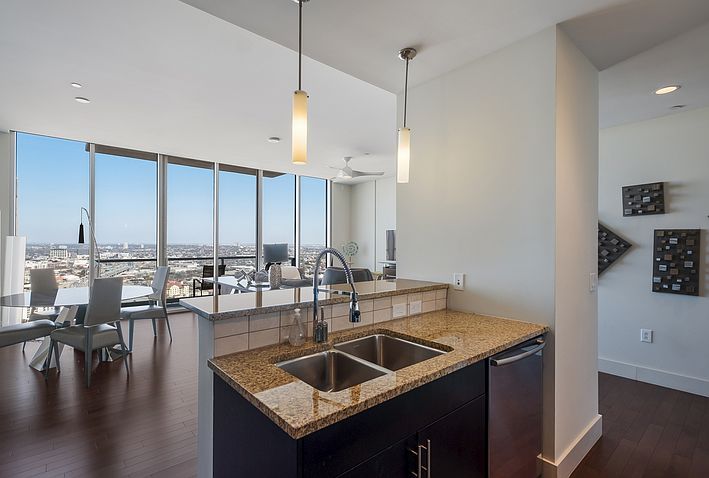 1st image of 610 E Market #189.8