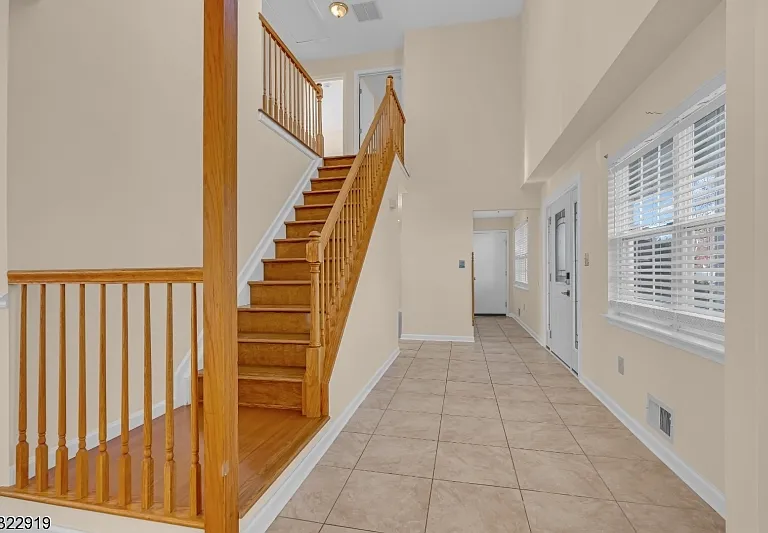 71 Nostrand Rd — Photo 2