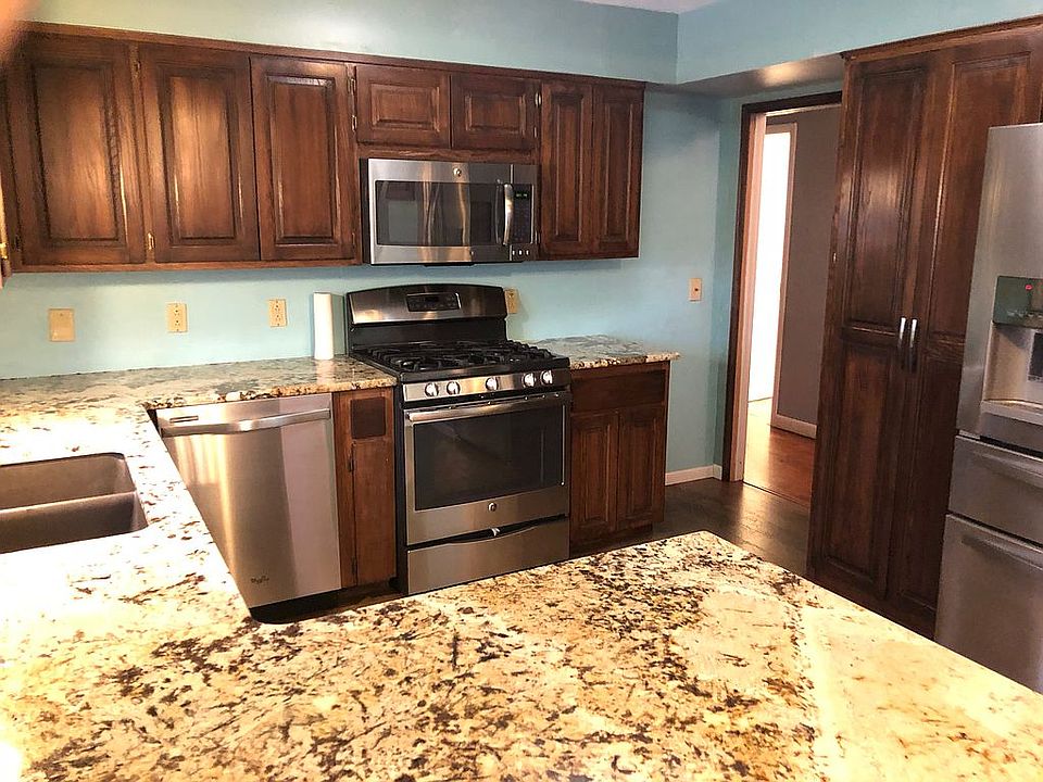 2nd image of 304 Lian Dr