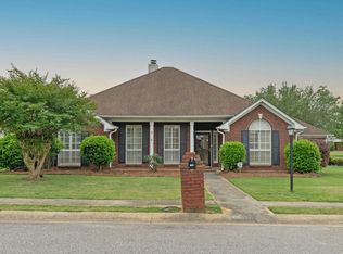 100 Stratford Cir, Pelham, AL 35124