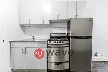 Rented by Wave Real Estate Group