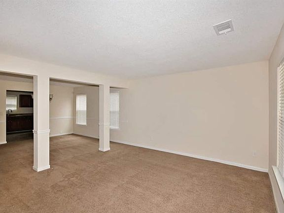 5th image of 3667 Rosebud Park Dr