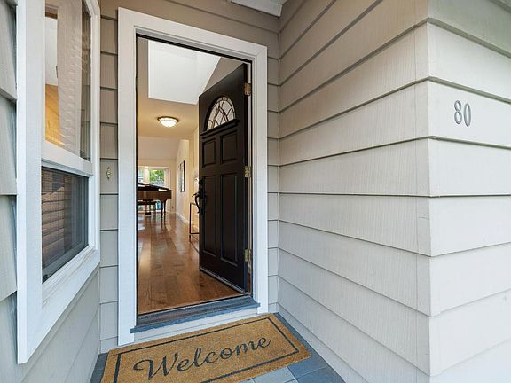 3rd image of 80 Twelveoak Hill Drive