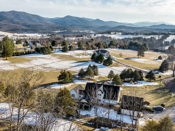 65 Blackberry Ln, Lexington, VA 24450