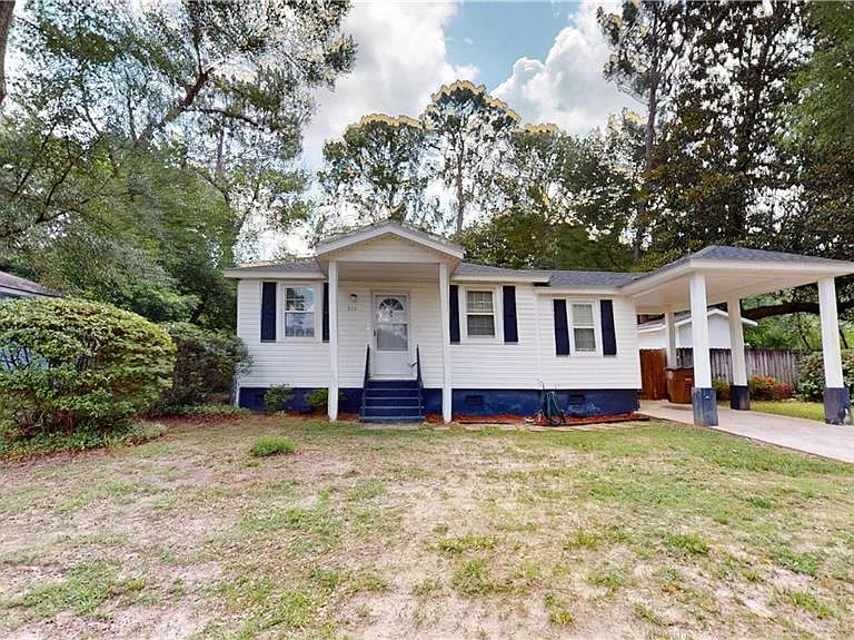 272 Border Dr W — Photo 2