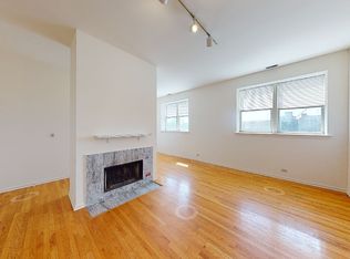 3257 N Sheffield Ave APT 305, Chicago, IL 60657