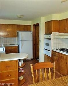 5th image of 1821 W 30th St