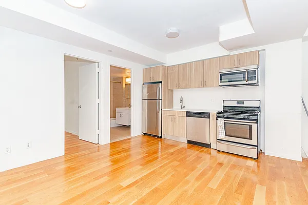 Rented by MySpaceNYC | media 28