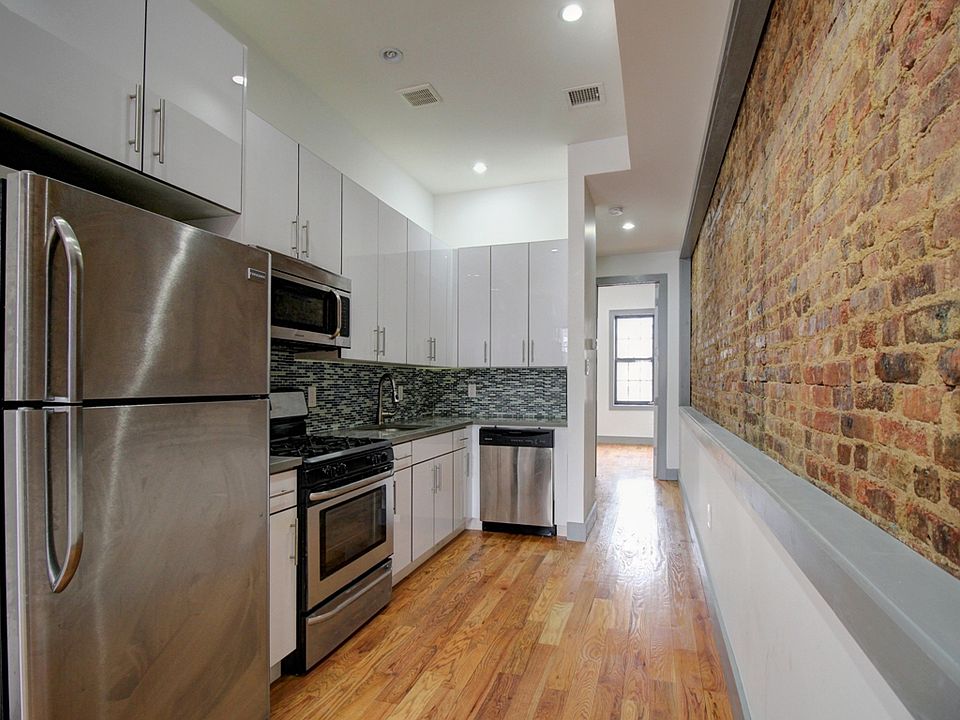 1st image of 989 Putnam Ave APT 2R