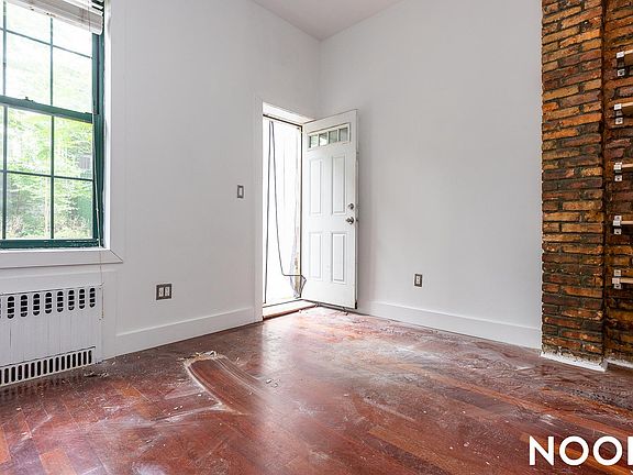 5th image of 184 Jefferson St APT 1B