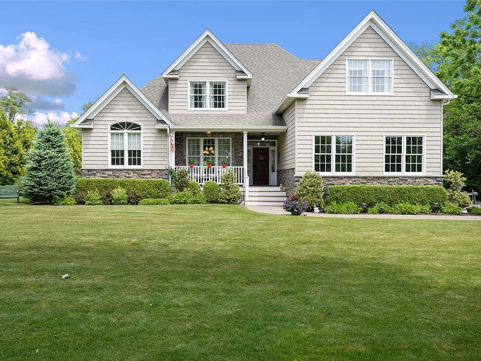 1st image of 95 Evergreen Avenue