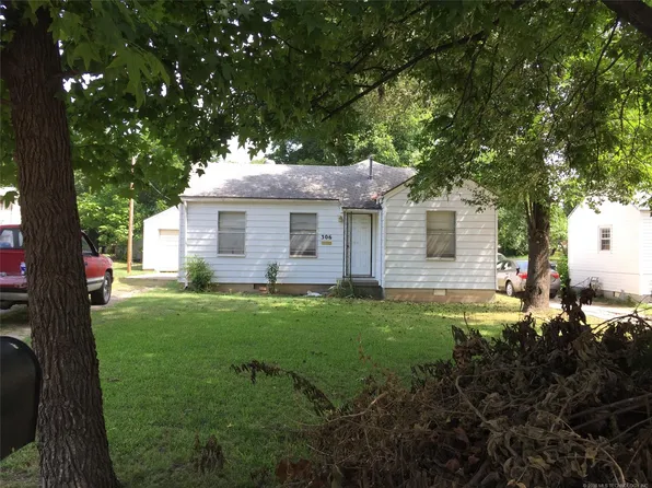 306 E 15th St, Ada, OK 74820