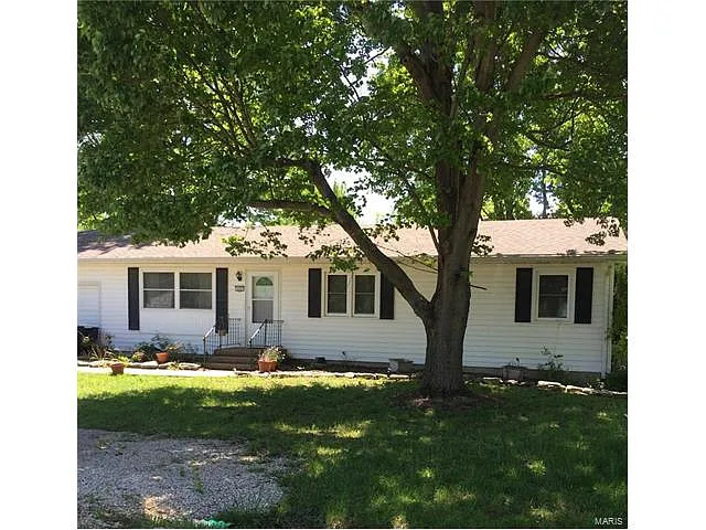406 Peacock Dr photo 1