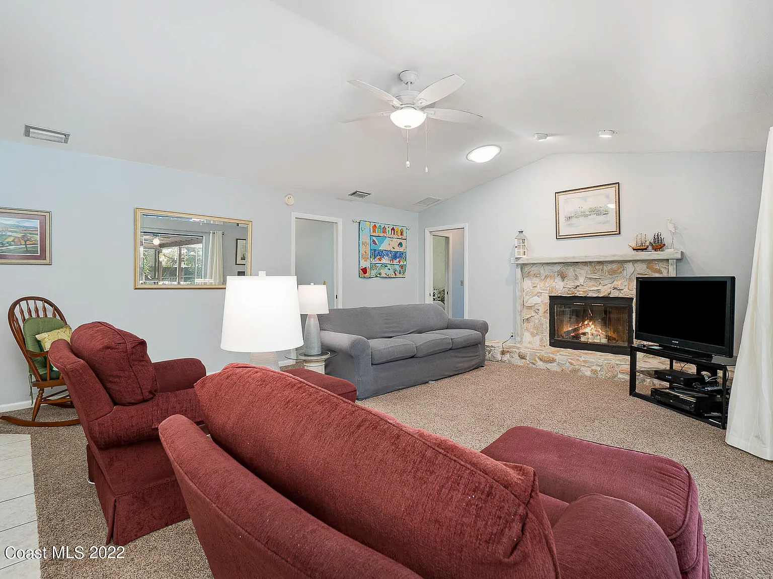 4 bed, 2.0 bath, 2193 sqft, $4,000 — Photo 4