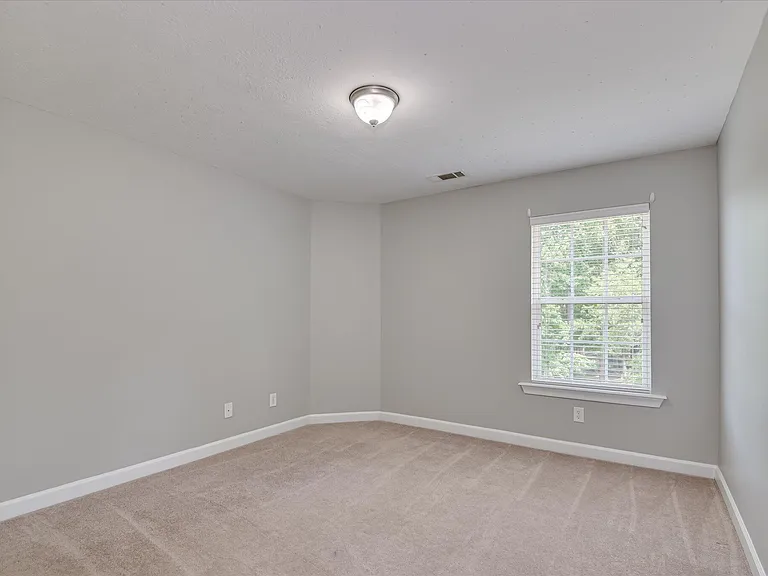 158 Kenilworth Dr — Photo 36