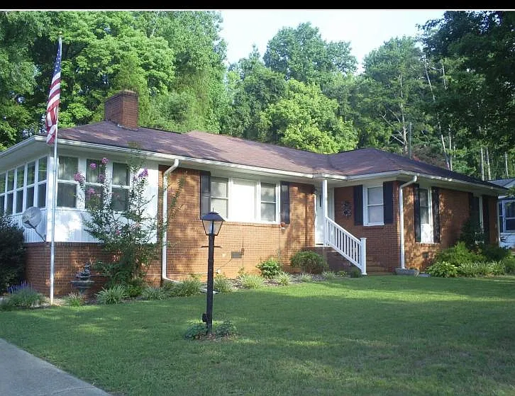 3 bed, 1475 sqft, $1,400 — Photo 1