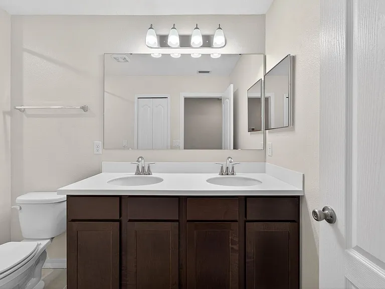 3842 Hampstead Ln — Photo 47