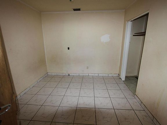4th image of 3114 Avenue S