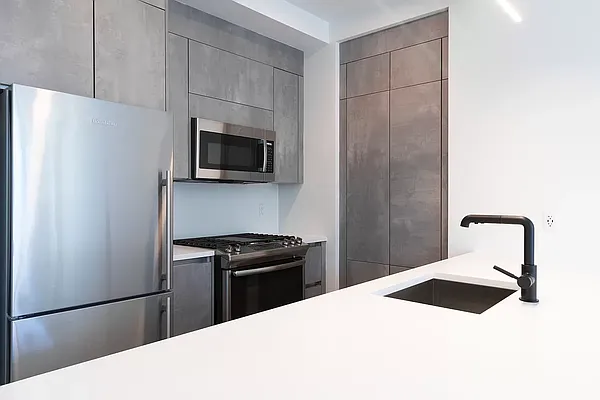 Rented by Kahen Properties | media 17