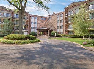 250 W Parliament Pl APT 219, Mount Prospect, IL 60056