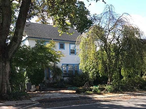 4th image of 32 Fairview Ave