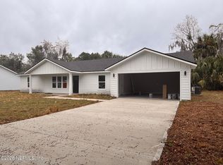 101 Yawn Ave, Interlachen, FL 32148