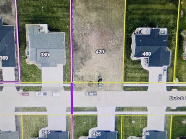 420 Dutch Dr, Robins, IA 52328