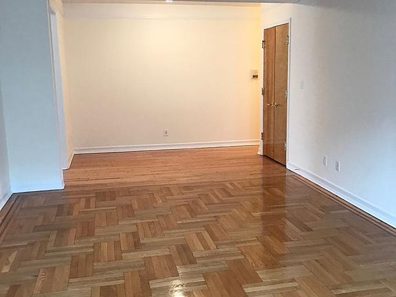 4th image of 2246 Ocean Ave #4