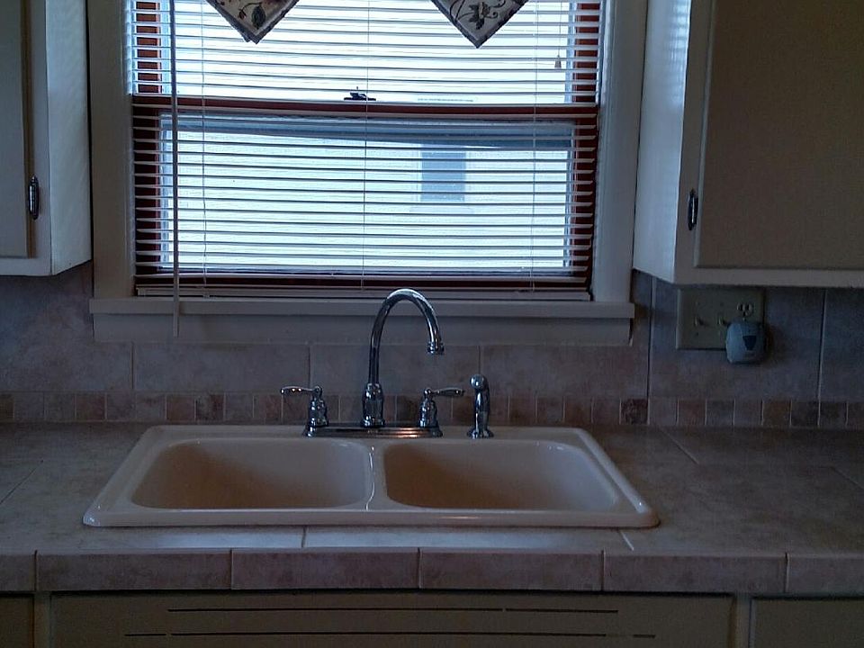 2nd image of 509 W Bridge St