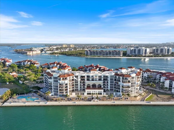 700 La Peninsula Blvd APT 604, Naples, FL 34113