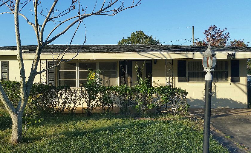 1st image of 209 Dove Ave