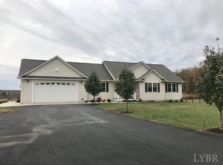 2771 Trent Hatchery Rd, Appomattox, VA 24522