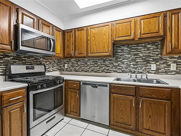 5th image of 1240 Gaudet Dr