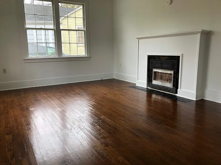 1057 Monroe St — Photo 2