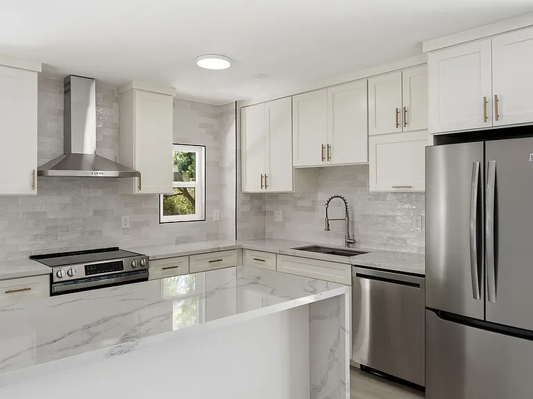 929 N Stanley Ave #2 — Photo 9