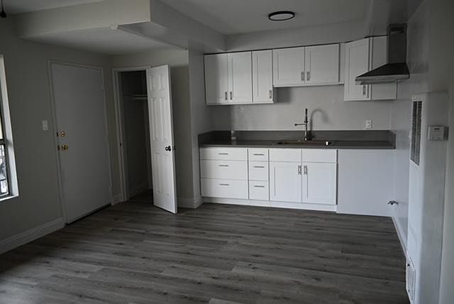 2nd image of 74004 S Hoover St #3