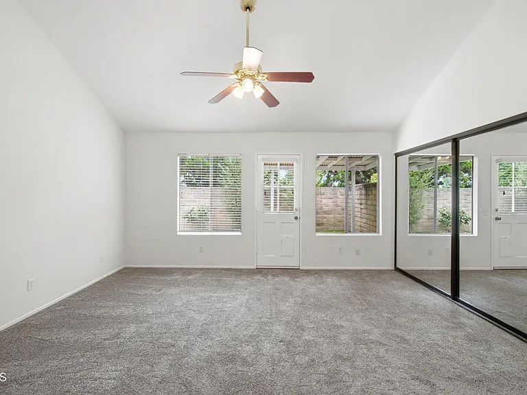 9026 Feather St — Photo 23