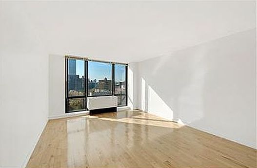 1st image of 1595 Lexington Ave APT 4C