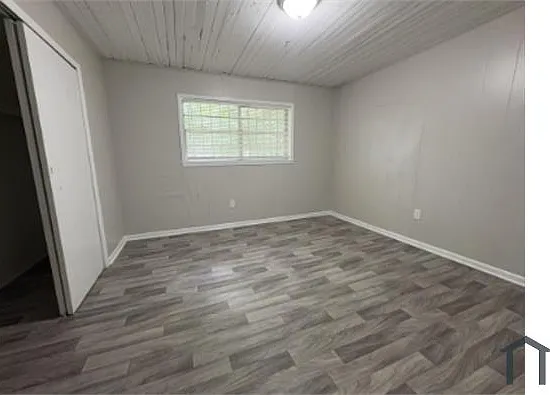 6112 Blocton Ave — Photo 7