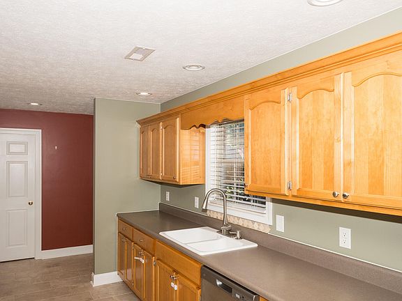 4th image of 1304 Sarek Ave