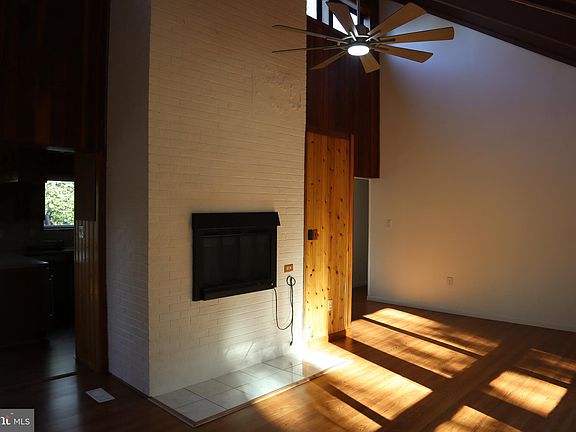 3rd image of 5540 Wells Cove Dr