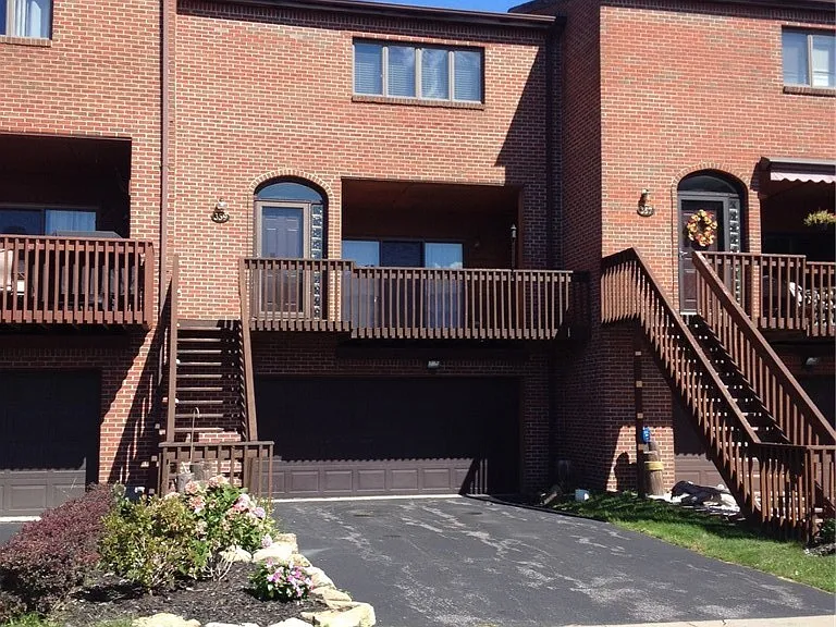 359 Lakefront Blvd — Photo 1