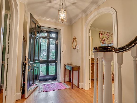 2nd image of 4410 Bromley Ln