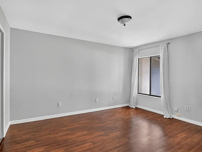 301 Club Cir #208 — Photo 17